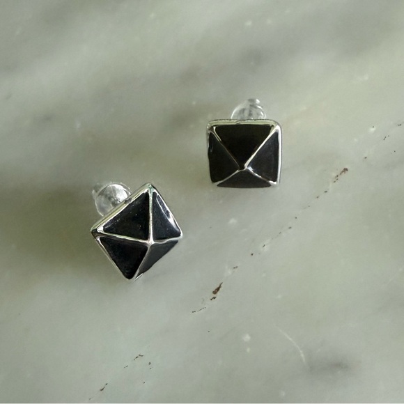 Black Stud Earrings - Picture 1 of 4